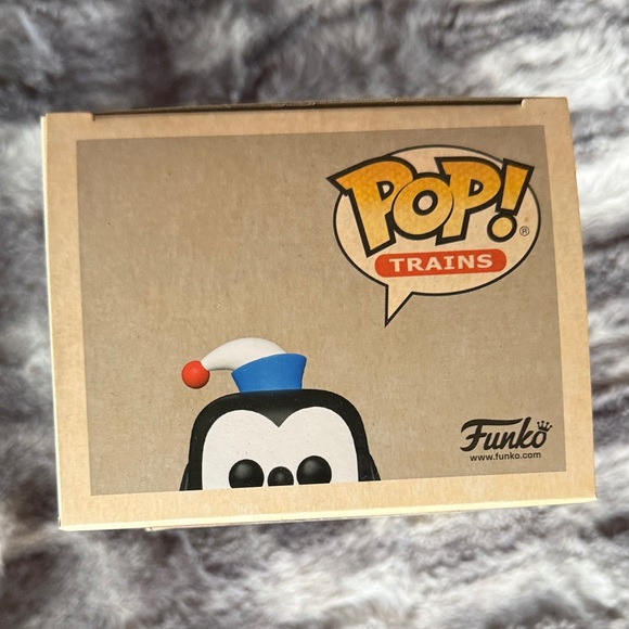 Funko Pop! Goofy on the Casey Jr. Circus Train Attraction - Picture 2 of 10
